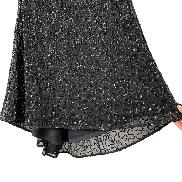 NEW Adrianna Papell Scoop Back Sequin Gown In Black sz 2P - Picture 10 of 13